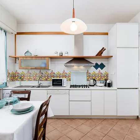 'casa Di Vivi' 300m From The Free Wifi Netflix Appartamento