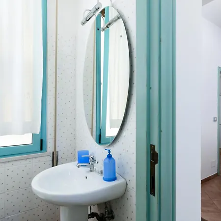 'casa Di Vivi' 300m From The Free Wifi Netflix Монелья